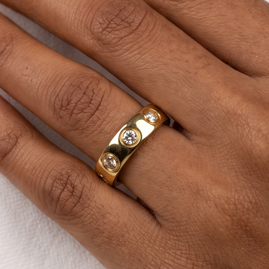 Love Ring - Diamond & Gold