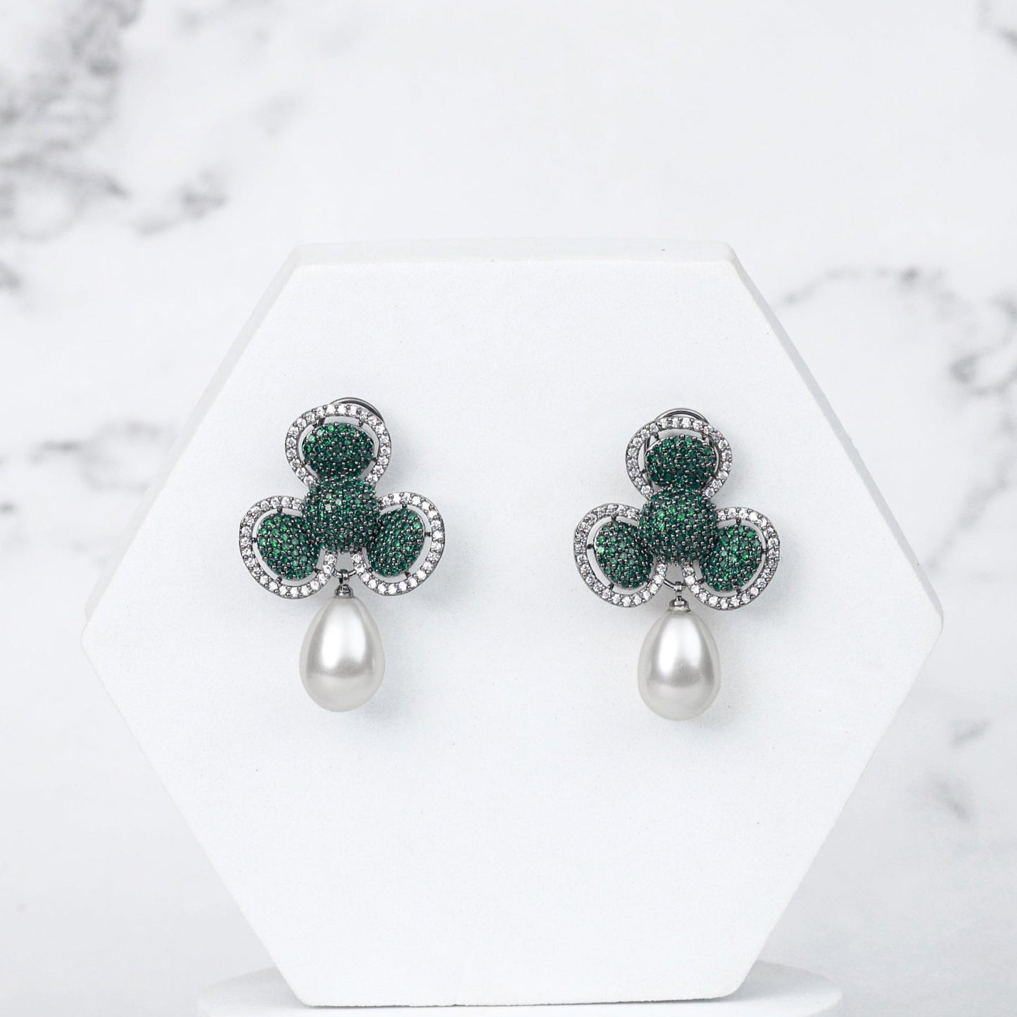 Aara Earrings - Green