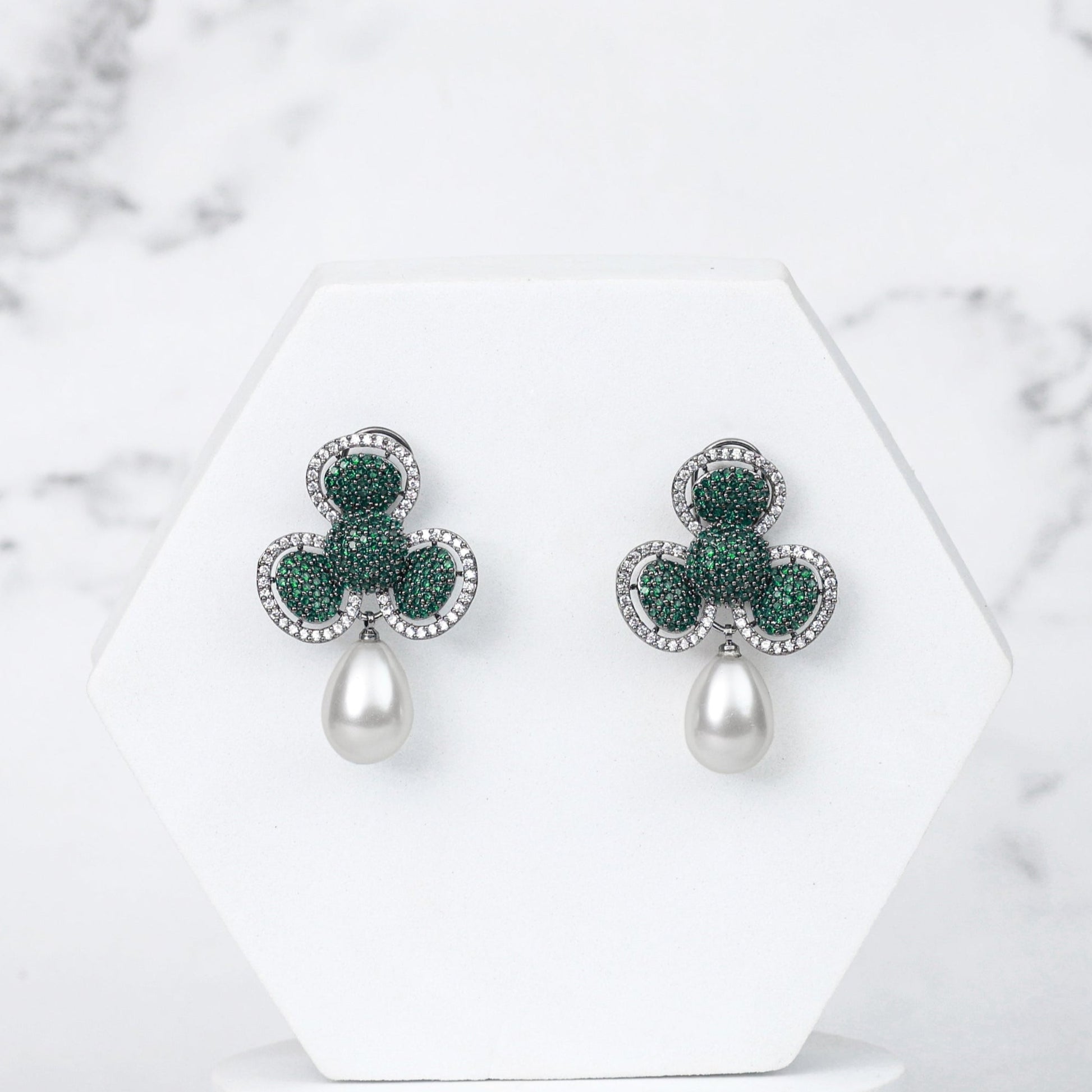 Aara Earrings - Green