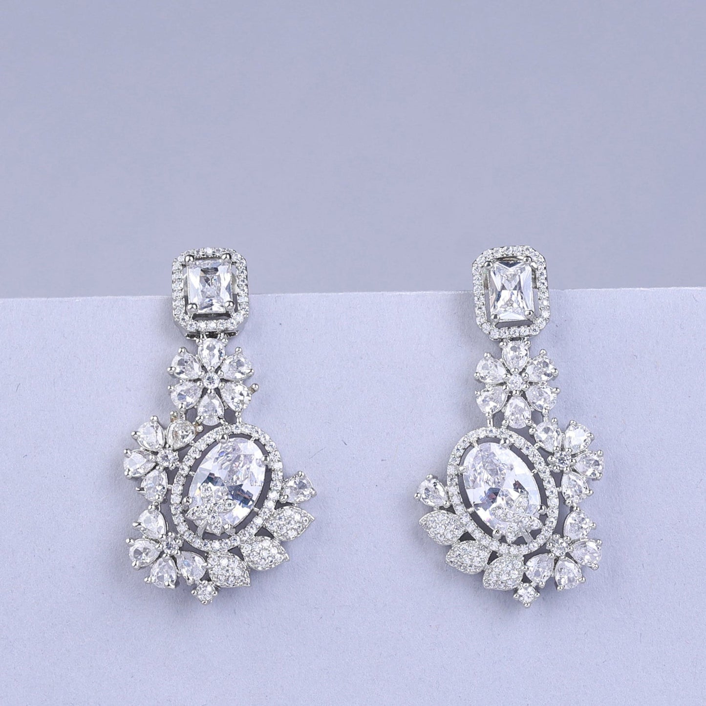 Pair of silver earrings danglers big stone