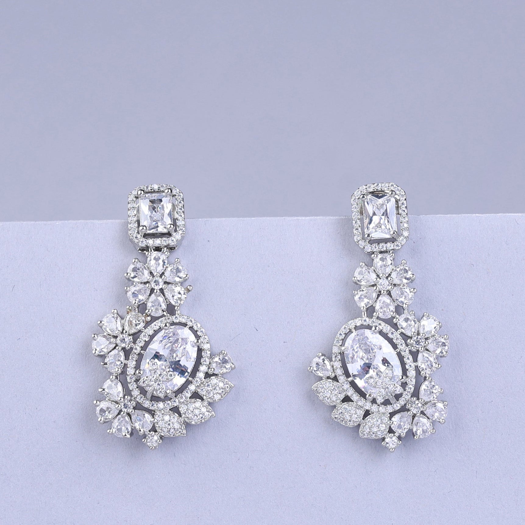 Pair of silver earrings danglers big stone