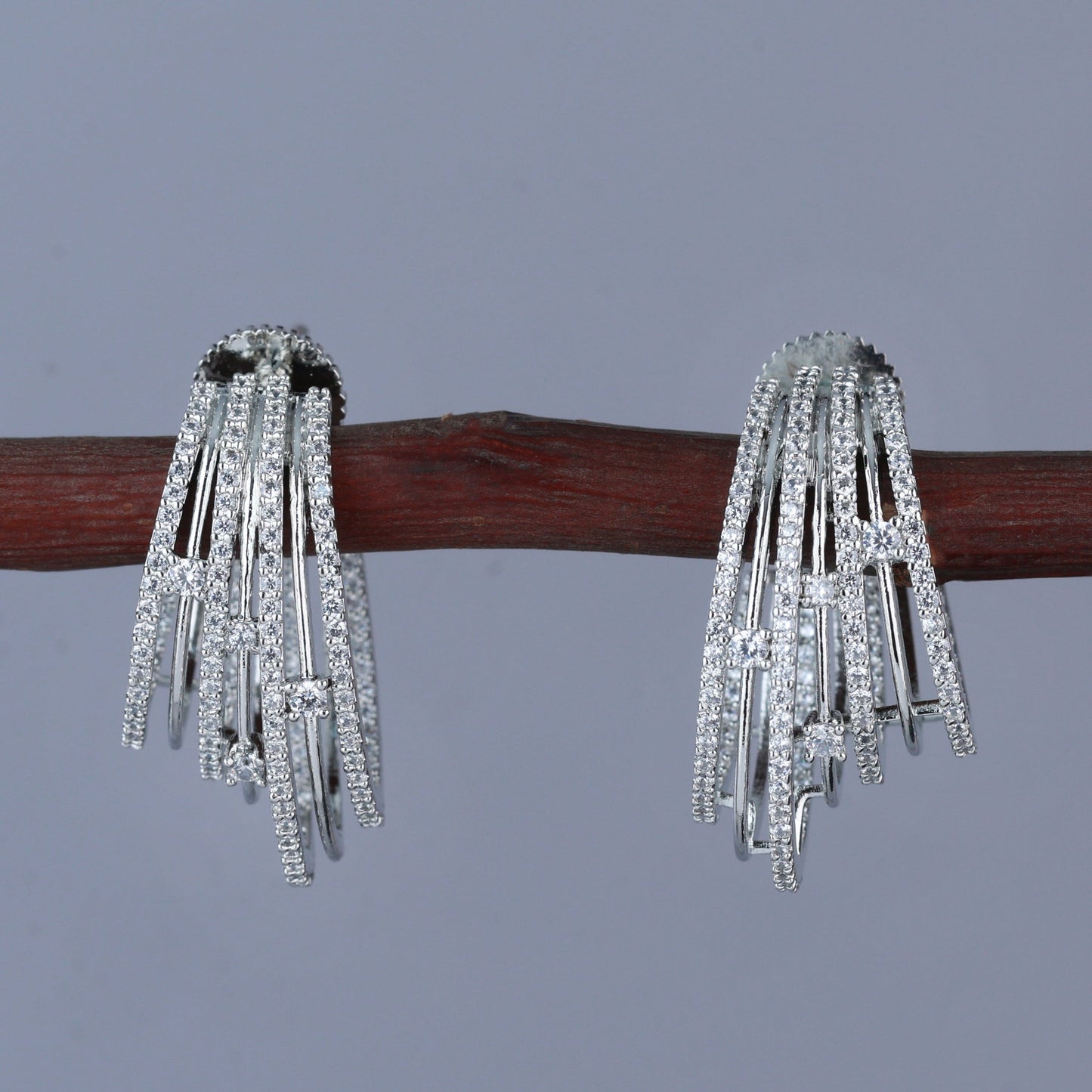 Pair of diamond earrings 