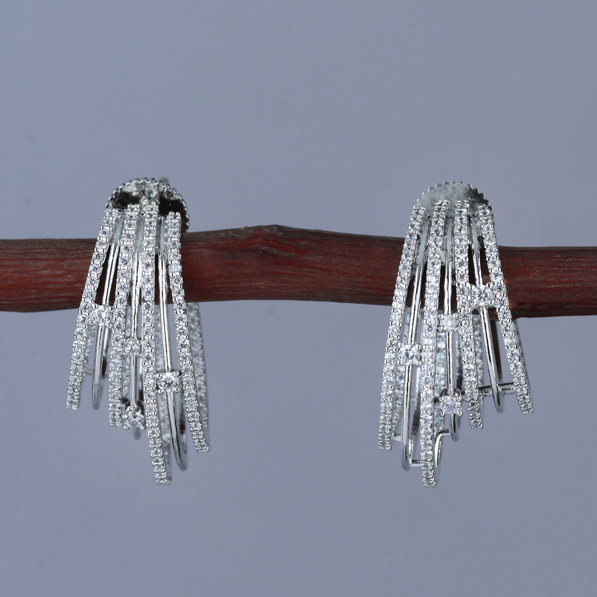 Pair of diamond earrings 