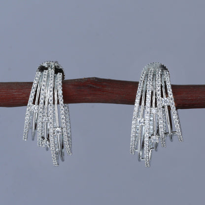 Pair of diamond earrings 