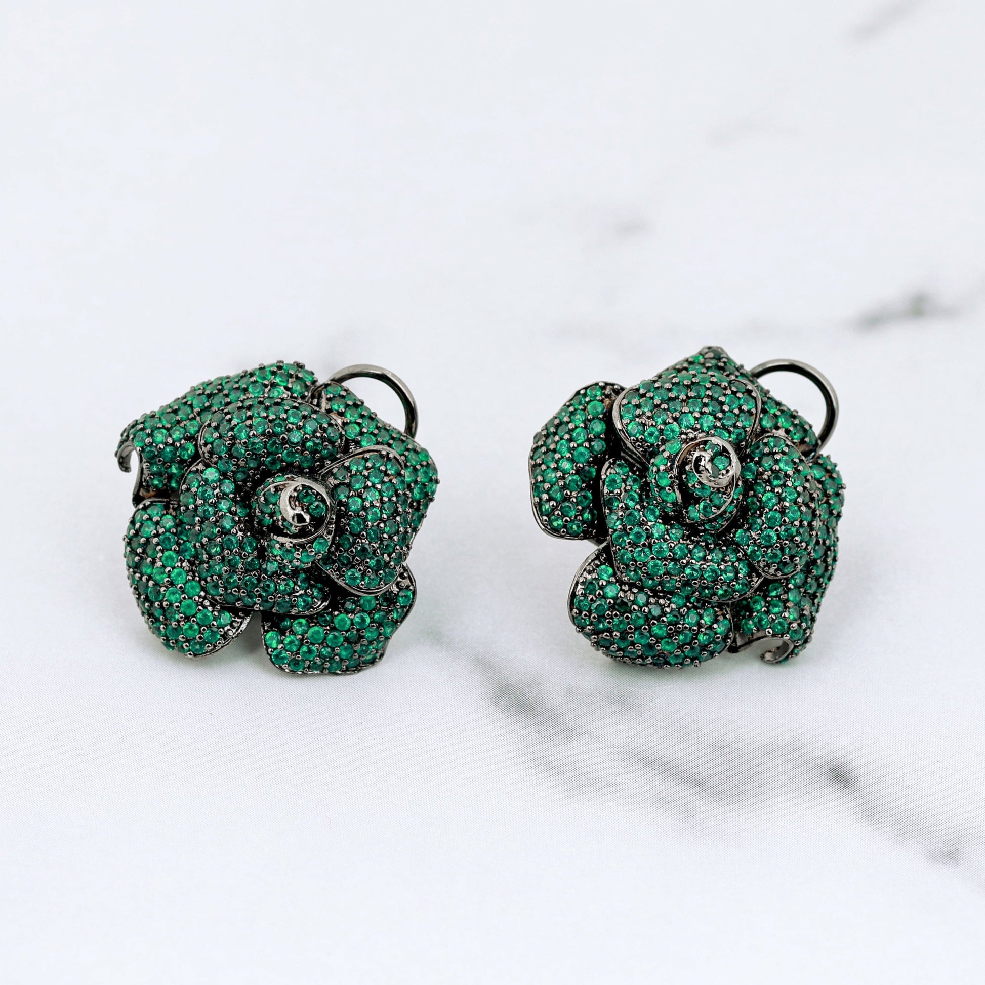 Rose stud earrings  - green