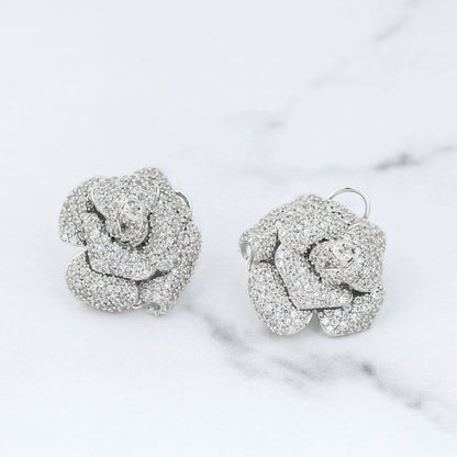 Rose stud earrings - white