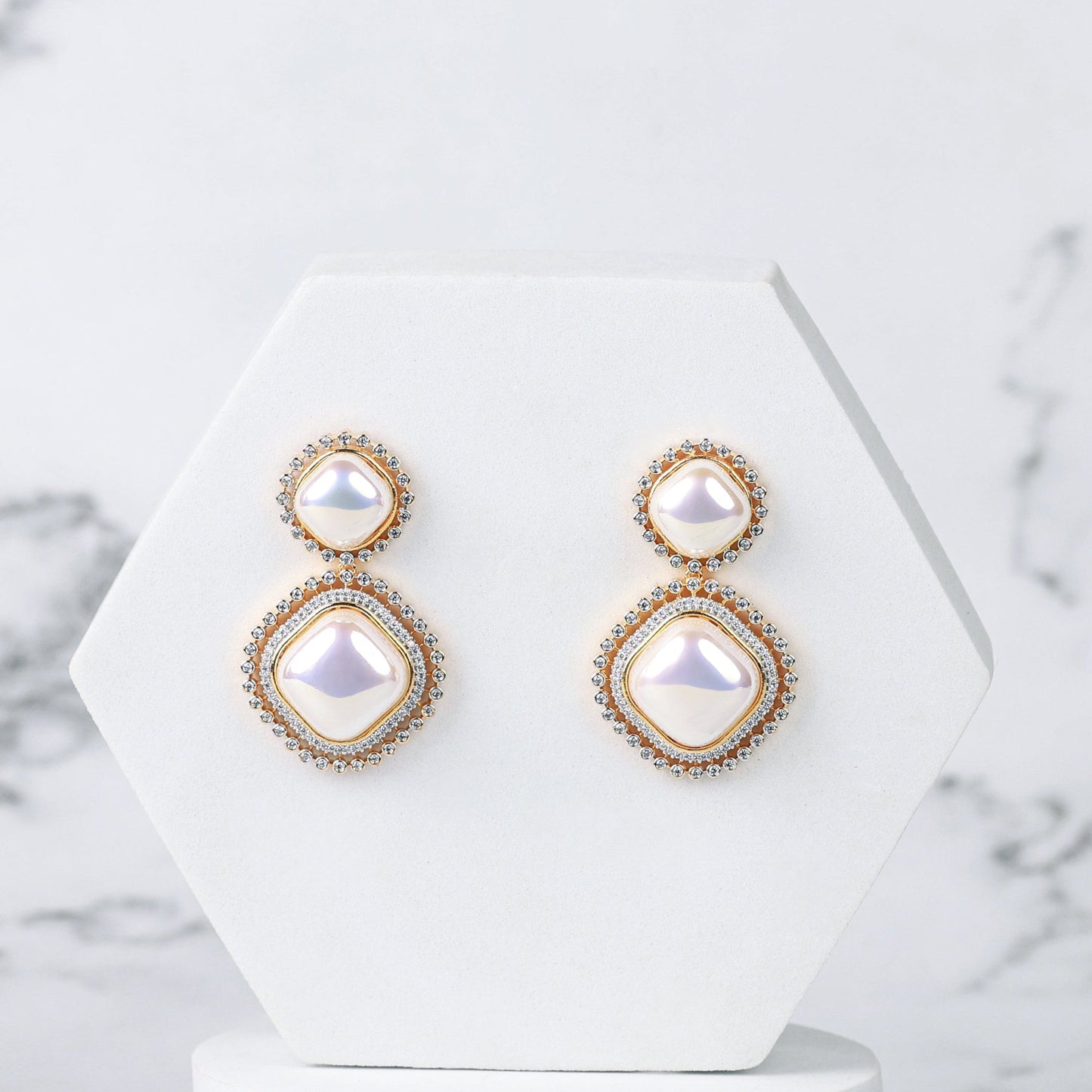 Subtle Stone Drop - Gold 