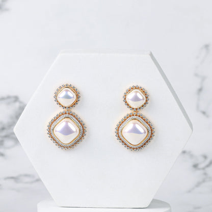 Subtle Stone Drop - Gold 