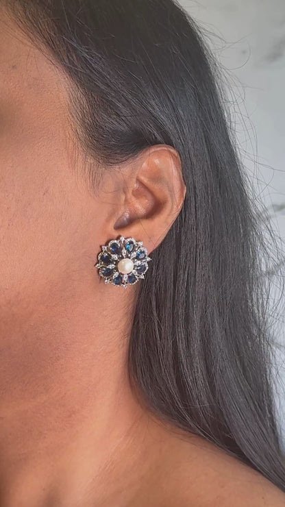 Flore Earrings - Blue studs
